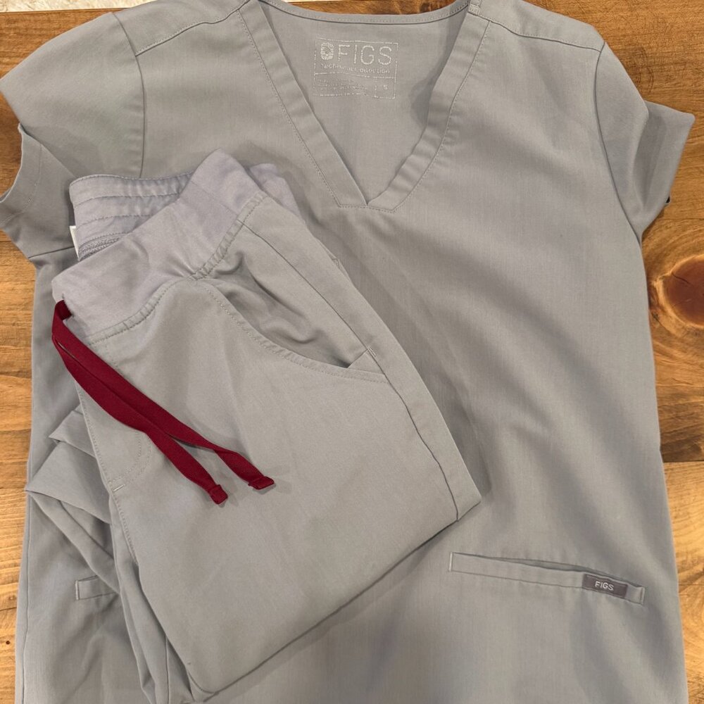 FIGS - Grey Casma Scrub Top & Zamora Jogger Scrub Pants